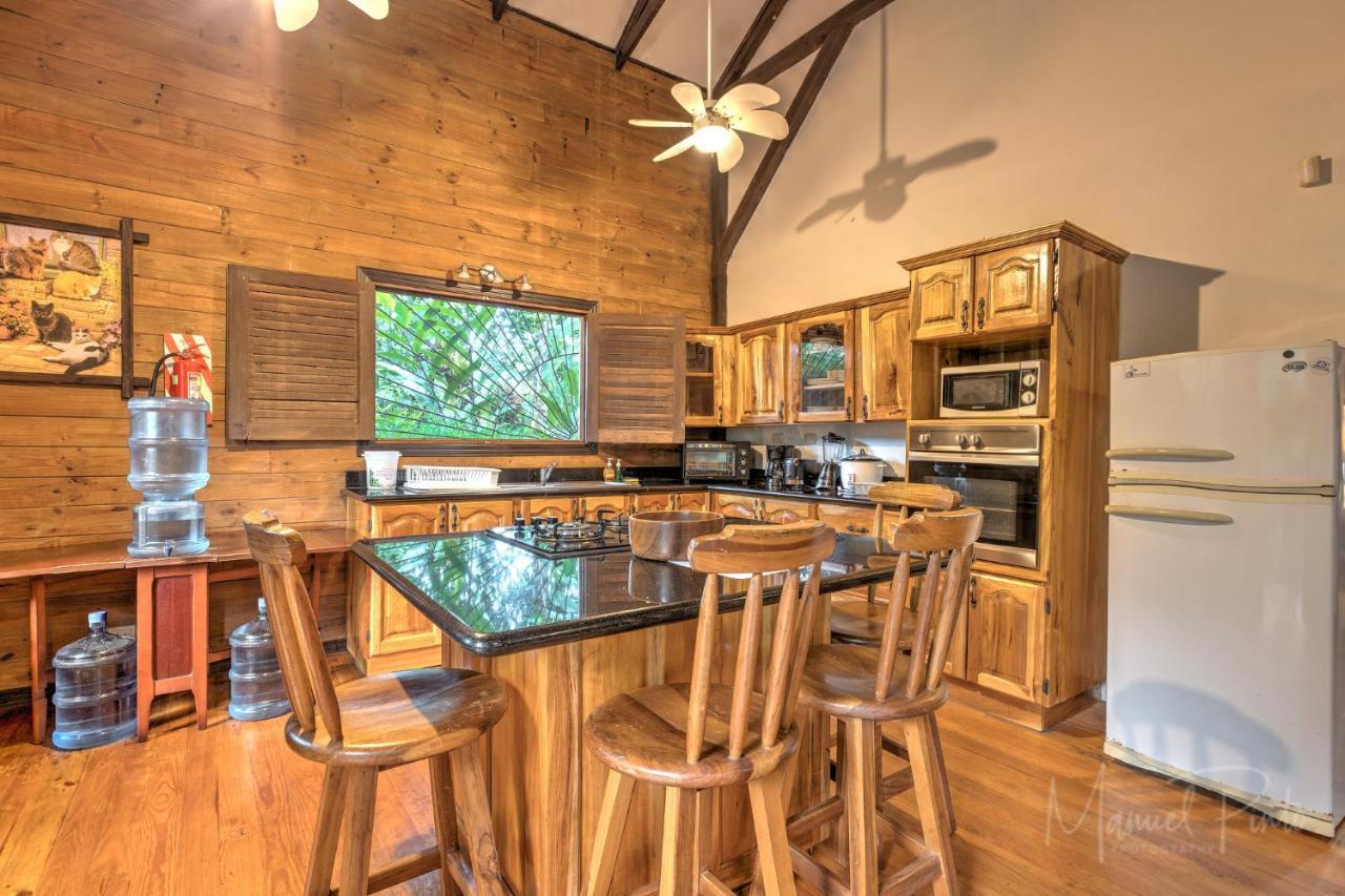 Вилла Casa Ylang In Black Sand Beach Puerto Viejo de Talamanca Экстерьер фото